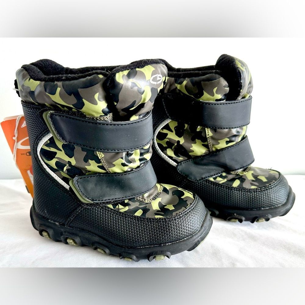 Champion Toddler Boys Winter Snow Boots Black Green Camo Size 7T NWT